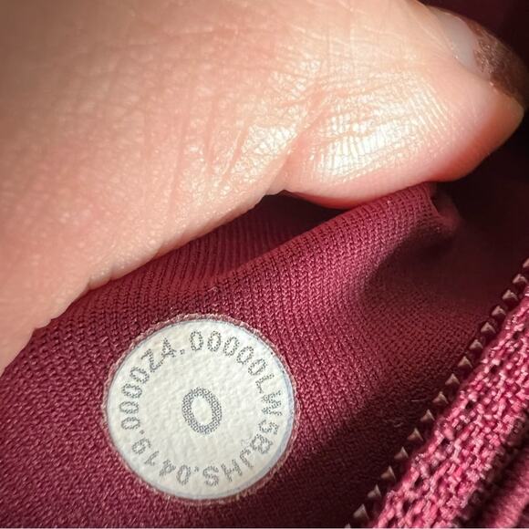 Lululemon Speed Up Tights 28" in Garnet Red - Picture 10 of 10